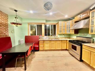 MOTEL House - Newark - 9