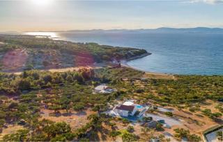 Nice Home In Splitska-Supetar With Wifi - Splitska - 0