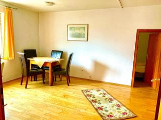 Ride & Rest, Budget, Waschmaschine, Wohnzimmer, Küche, Radlgarage - 2