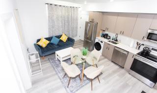 Lux Capitol Hill Vacation Home, In-House Services - Washington - 0