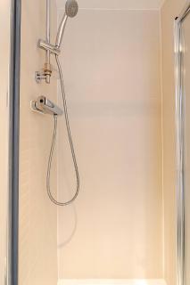 Beautiful and Modern 2 Bed Flat in Greater London - 4