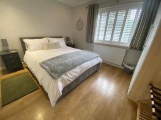 Sun Terrace Lodge Weybridge - 8
