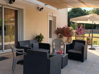 Villa 4 pers avec piscine privée, grand terrain, animaux admis, WiFi, Orgnac l'Aven - FR-1-382-207 - Orgnac-lʼAven - 1
