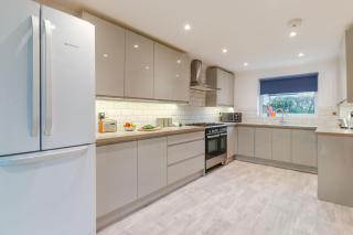 Tiger House Stevenage 5 Bed 4 Bath Group Bookings - Stevenage - 5