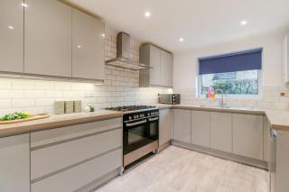 Tiger House Stevenage 5 Bed 4 Bath Group Bookings - Stevenage - 3