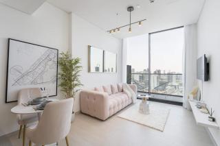 StayShort - 1 Bed Apartment in JVC Sleeps 2 with Private Pool - 7