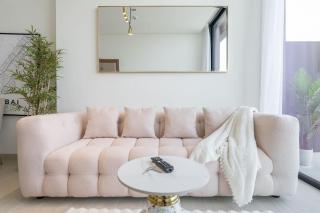 StayShort - 1 Bed Apartment in JVC Sleeps 2 with Private Pool - 4