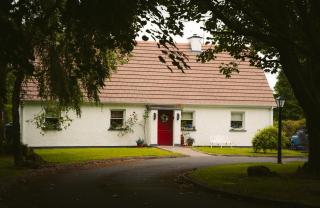 Longford Holiday Red Rose Self Catering Cottage - 8