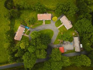 Longford Holiday Red Rose Self Catering Cottage - 9