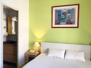 Brit Hotel Aux Sacres Reims, Centre Historique - 7