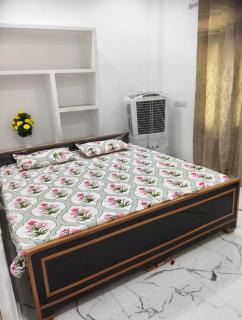 Kashi Gange Paying Guest House - 9
