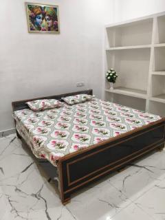 Kashi Gange Paying Guest House - 2