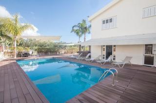Villa Magusta - Modern 4 Bedroom Ayia Thekla Villa With Pool - Close To The Beach - 0