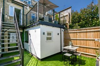 Stunning 4 Bedroom Townhouse in Cirencester - 8
