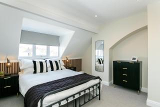 Stunning 4 Bedroom Townhouse in Cirencester - Cirencester - 3