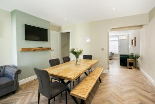 Stunning 4 Bedroom Townhouse in Cirencester - Cirencester - 2