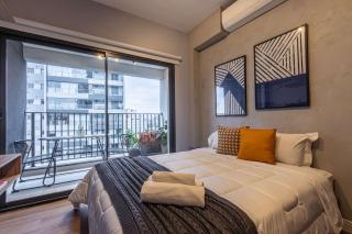 Staycy ao lado do Metro Vl Madalena - 9