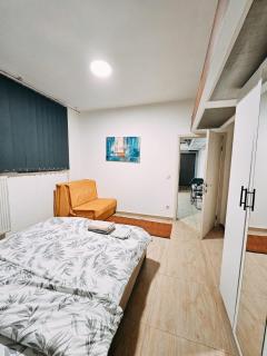 Central Apartment - Downtown Pristina - 6