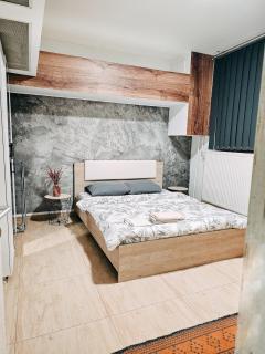 Central Apartment - Downtown Pristina - 8
