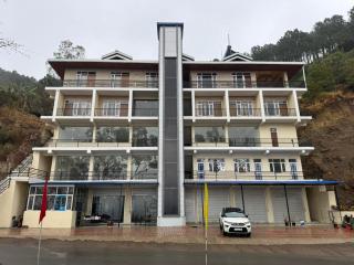 J&B Royal Complex - 9