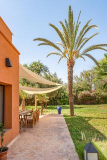 Villa Simari Palmeraie Marrakech NOUVEAU! Petit déjeuner compris-Entièrement rénovée-Superbe piscine privée chauffée-Personnel de maison inclus-Grand jardin de 2000m2-Terrain de pétanque-Ambiance typique berbère-Havre de paix - Marrakesch - 4