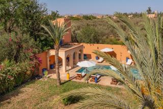 Villa Simari Palmeraie Marrakech NOUVEAU! Petit déjeuner compris-Entièrement rénovée-Superbe piscine privée chauffée-Personnel de maison inclus-Grand jardin de 2000m2-Terrain de pétanque-Ambiance typique berbère-Havre de paix - 7