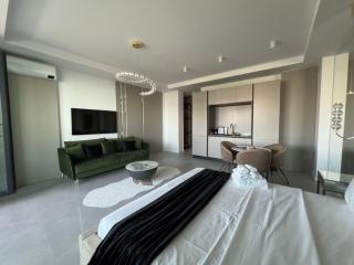 Blu Axxis Apart - 5