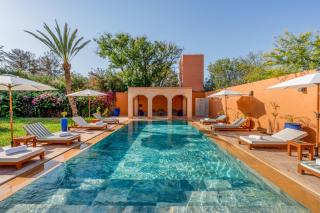 Villa Simari Palmeraie Marrakech NOUVEAU! Petit déjeuner compris-Entièrement rénovée-Superbe piscine privée chauffée-Personnel de maison inclus-Grand jardin de 2000m2-Terrain de pétanque-Ambiance typique berbère-Havre de paix - Marrakesch - 6