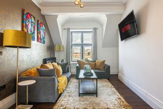 Spacious High End 3-Bedroom Apartment Sleeps 6 - 9