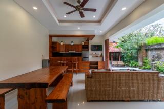 Papaya Villa in the heart of Berawa Canggu - 1