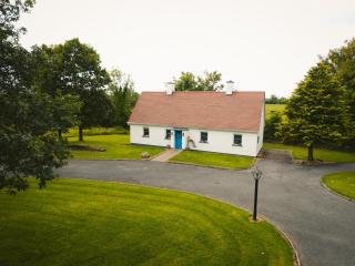 Longford Holiday Blue Sky Self Catering Cottage - - 7