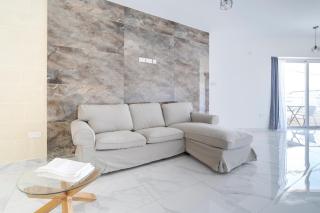 Relaxed 2BR Home with Backyard & Balconies,Tarxien - - 4