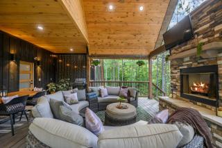 Hoch-A-Frame I Sauna-Hot Tub-Putt Putt-Firepit - Broken Bow - 8