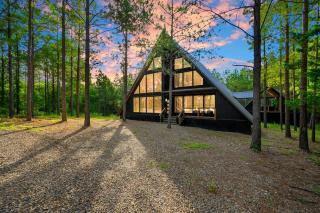 Hoch-A-Frame I Sauna-Hot Tub-Putt Putt-Firepit - Broken Bow - 2