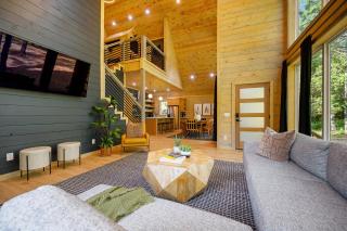 Hoch-A-Frame I Sauna-Hot Tub-Putt Putt-Firepit - Broken Bow - 1