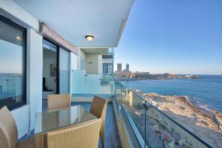 Seafront Sliema Apartment with Balcony & Sea Views by JL - Sliema - 1