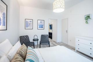 Modern Elegance Spacious and Cozy - 3