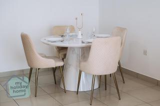 Beautiful 1BR - Fully Furnished - 5