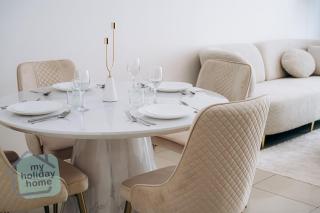 Beautiful 1BR - Fully Furnished - 3