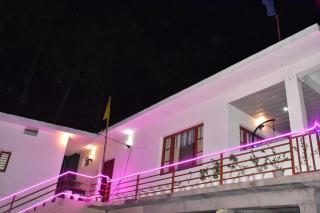 ForestVibe Kasauli l 1Km From Mall Road l Indoor Sitting Area and Restaurant l Kasauli By Splendid Hotels - 7
