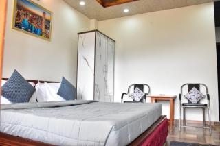 ForestVibe Kasauli l 1Km From Mall Road l Indoor Sitting Area and Restaurant l Kasauli By Splendid Hotels - Kasauli - 6