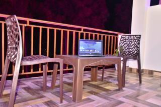 ForestVibe Kasauli l 1Km From Mall Road l Indoor Sitting Area and Restaurant l Kasauli By Splendid Hotels - Kasauli - 5