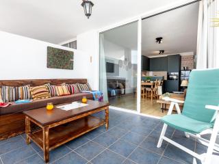 Modern 2-bedroom apartment with pool - 1