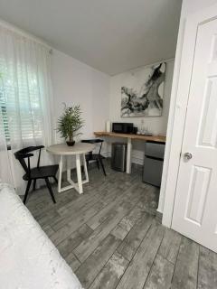 Stylish 2q Beds Unit W Shared Pool 01 - 8