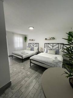 Stylish 2q Beds Unit W Shared Pool 01 - 9