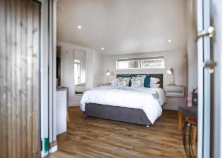The Pond Lodges - 8