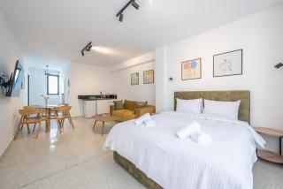 Spacious Couples Studio with Seating Area & Rooftop Vibes Zen Gaia By Tessera - Atene - 7