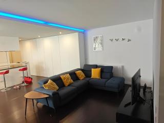 Big stylish & central 2br - 9