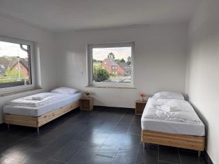 T&K Apartments - Wegberg - 4-7 room Apartments - private parking - WIFI - Fully equipped kitchen - 8