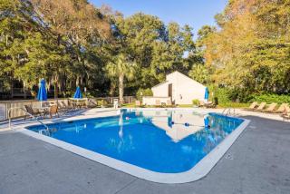 Chic 2 BDR for 6 with Shared Pool Near Harbortown - Hilton Head Island - 7
